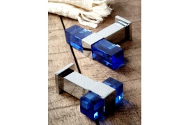 Coleção 2005 - Linha Cubo² Penduradores com cromados